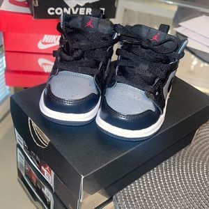 Toddler Jordan 1’s Mid